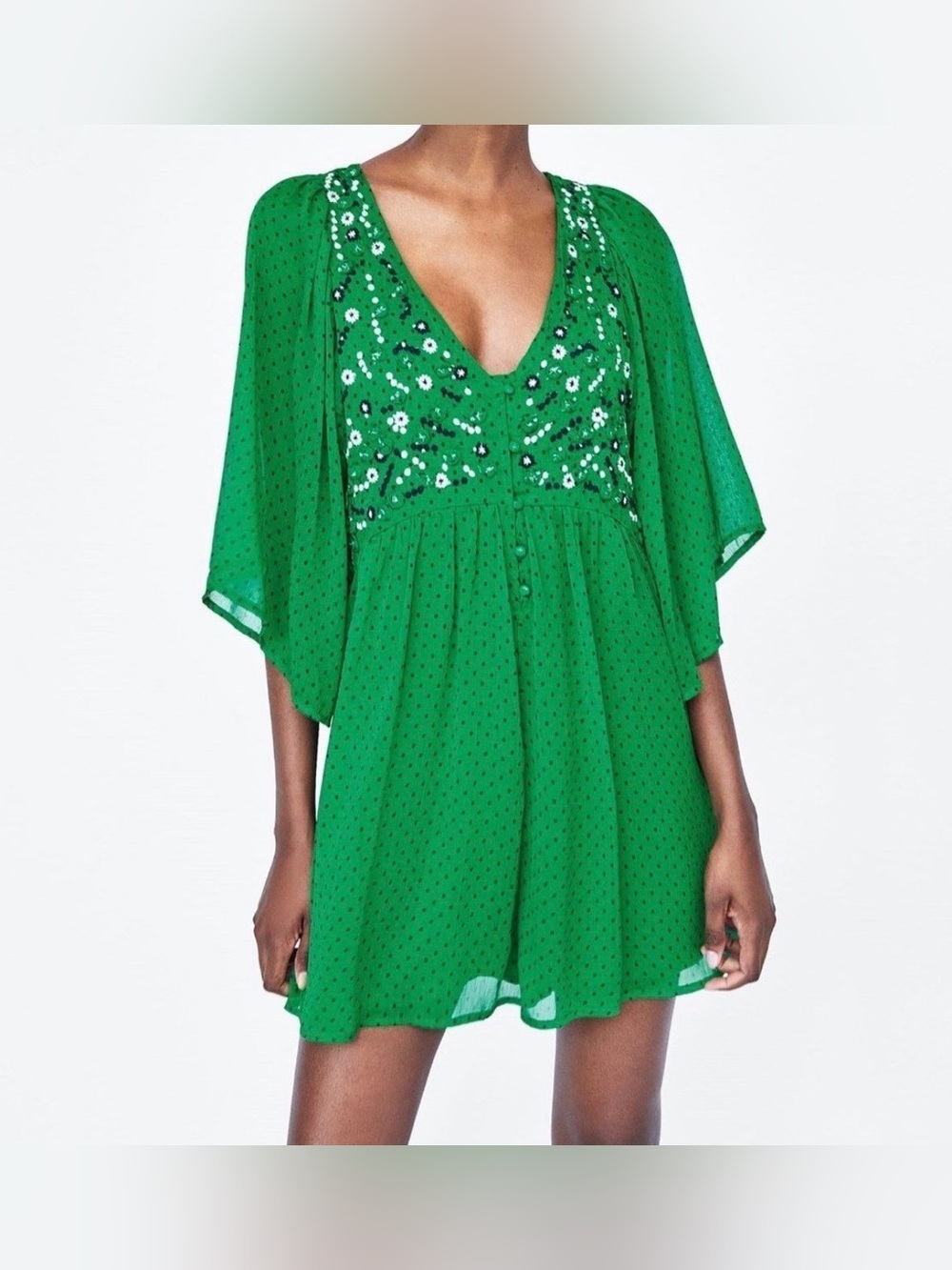 ZARA PLUMETIS EMBROIDERED
JUMPSUIT SHORT V-NECK GREEN
SIZE/ S